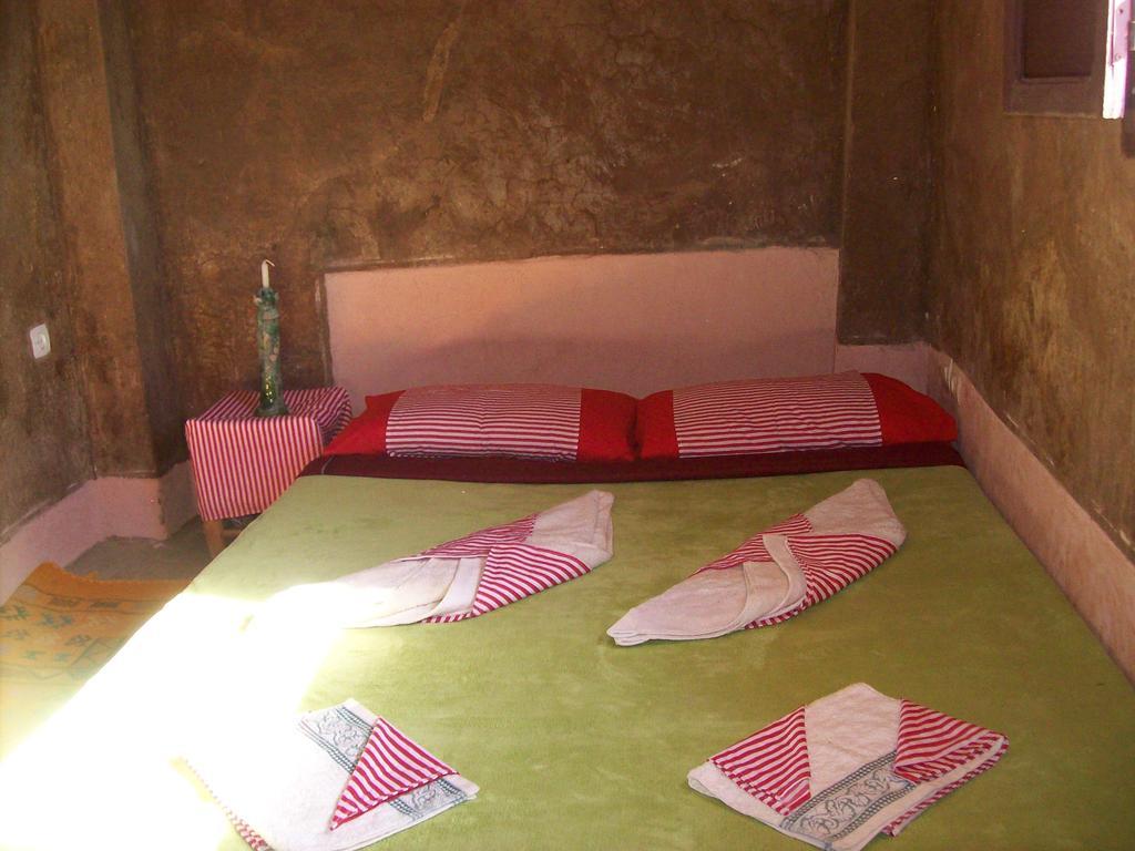 Zaouia de Sidi el Mokhtar Ben Ali Auberge Toda Kasbah Tinfou מראה חיצוני תמונה