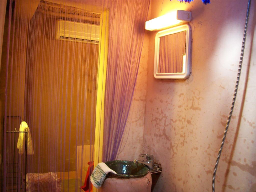 Zaouia de Sidi el Mokhtar Ben Ali Auberge Toda Kasbah Tinfou מראה חיצוני תמונה